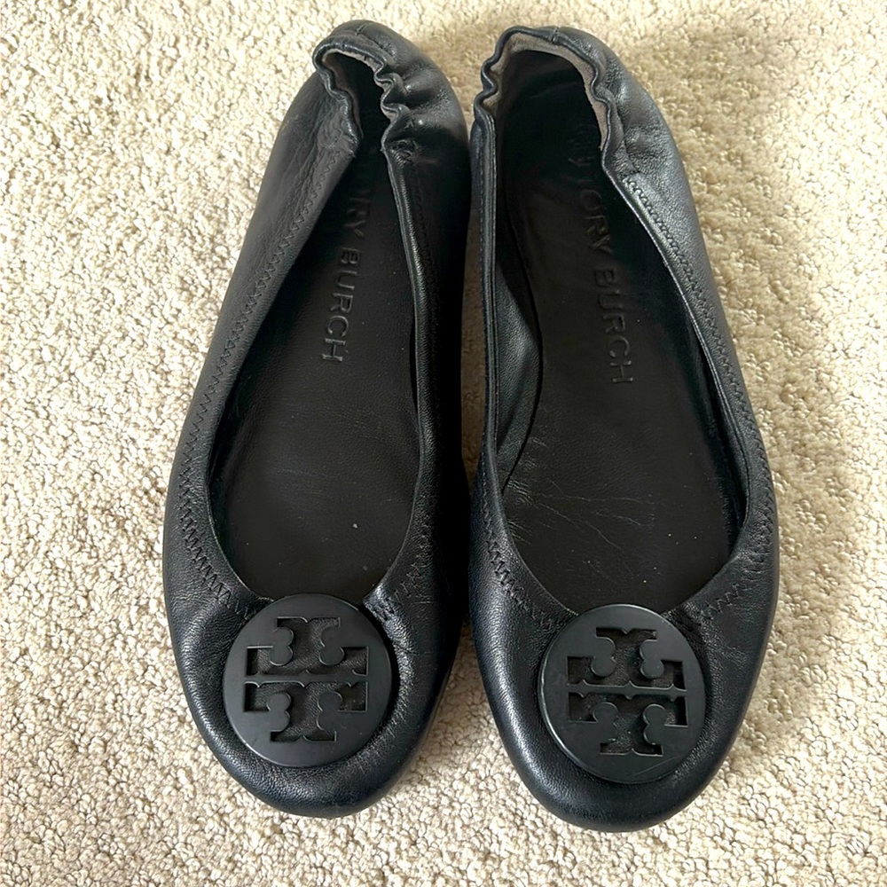 Tory Burch Minnie flats in black